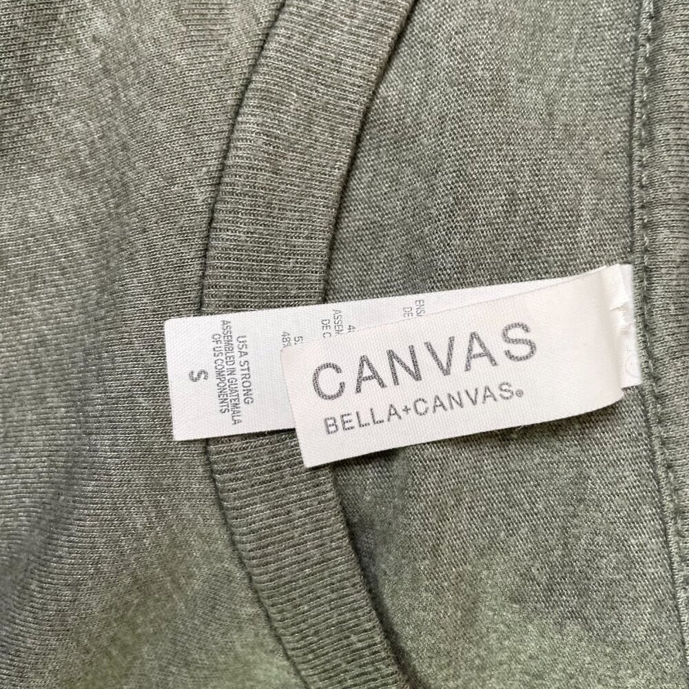 Dog Mom Graphic Tee Women's Size Small Camo Green Crew Neckline Short Sleeves - Picture 5 of 6